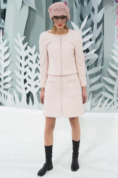 Look 8